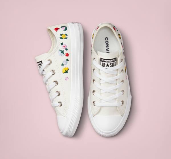 Kids' Converse Chuck Taylor All Star Floral Embroidery Low Tops Shoes White / White | CV-807RJH