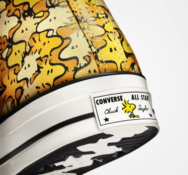 Men's Converse Peanuts Chuck 70 High Tops Shoes Yellow / Gold | CV-125FGQ