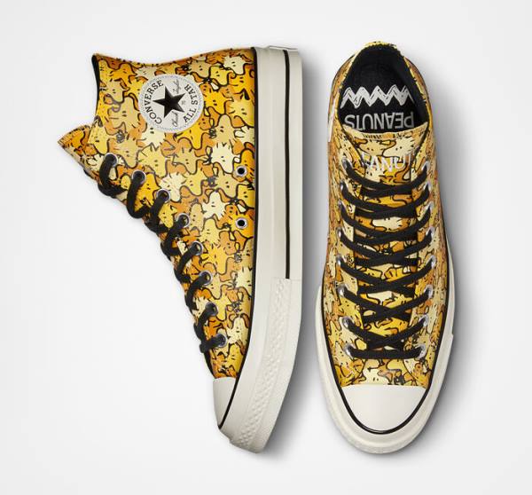 Men's Converse Peanuts Chuck 70 High Tops Shoes Yellow / Gold | CV-125FGQ