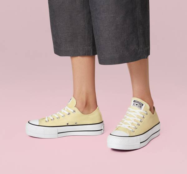 Women's Converse Chuck Taylor All Star Lift Platform Seasonal Color Low Tops Shoes Lemon / Black / White | CV-429BMF