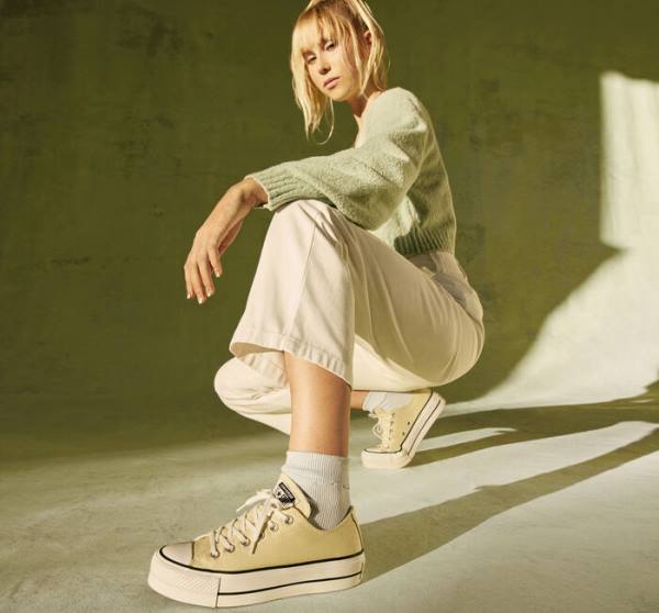 Women's Converse Chuck Taylor All Star Lift Platform Seasonal Color Low Tops Shoes Lemon / Black / White | CV-864MFW